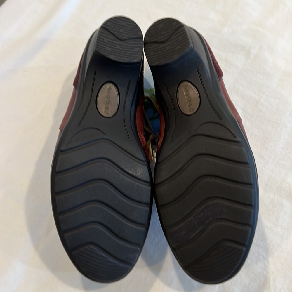 Earth Origins leather maroon super comfy shoes - Picture 6 of 11
